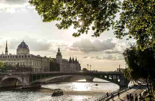 蔡嘉珍成功註冊理財規劃師，邁出專業領域新里程碑